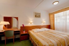 Hotel *** Zajazd Piastowski - zdjęcie obiektu